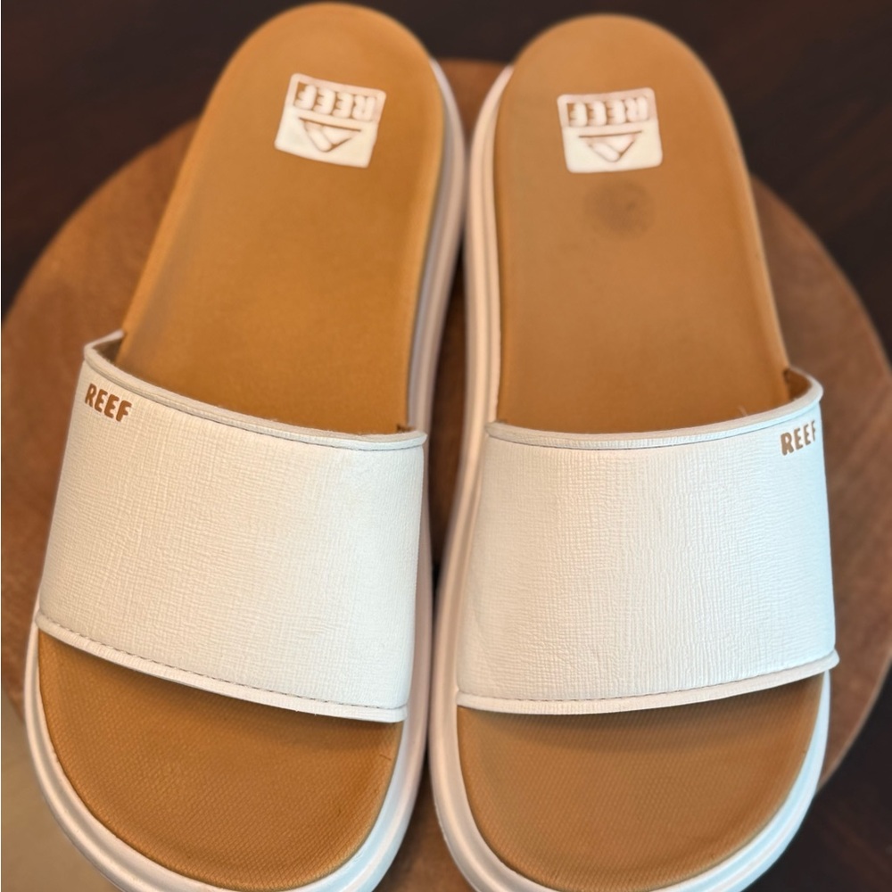 Reef Cushion Bondi Bay Platform White and Tan Slide Sandals